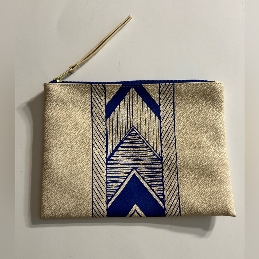 BROOKS CHEVRON CREAM/BLUE SOUTHWEST DESIGN ZIP TOP BLUE LINING MAKE-UP POUCH